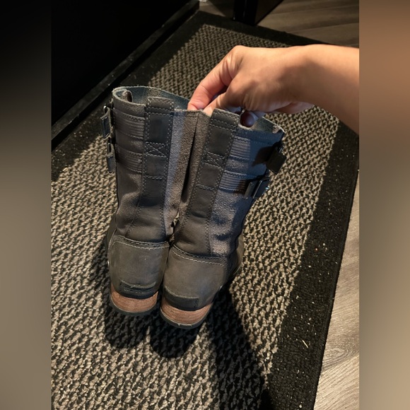 Sorel boots size 6.5 - Picture 7 of 9